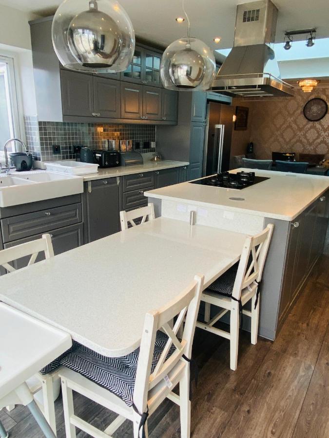 Hameway House- Stunning 4 Bedroom House With A Spacious Kitchen Лондон Экстерьер фото